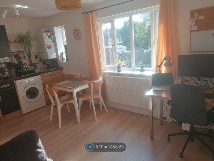 1 Bedroom Flat To Rent In Satchfield Court, Bristol, BS10