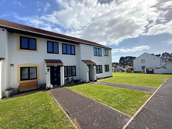 2 Bedroom Flat For Sale In Knoll Park, South Road, Brean, TA8