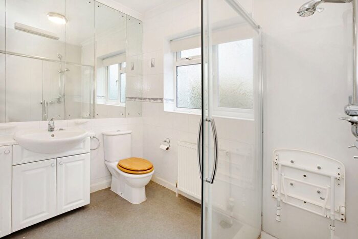 2 Bedroom Bungalow For Sale In Southdowns Road, Dawlish, EX7