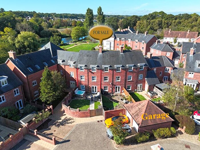 4 Bedroom Town House For Sale In Griffin Close, Wimborne, BH21