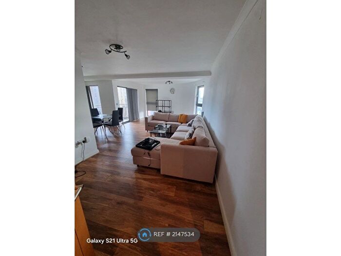 2 Bedroom Flat To Rent In Churchill Way, Cardiff, CF10