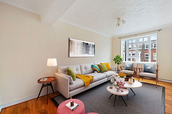 2 Bedroom Flat To Rent In High Street, Cheam, SM3