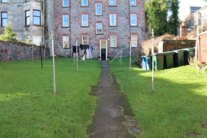 2 Bedroom Flat For Sale In Fl/, Argyle Street, Rothesay, PA20