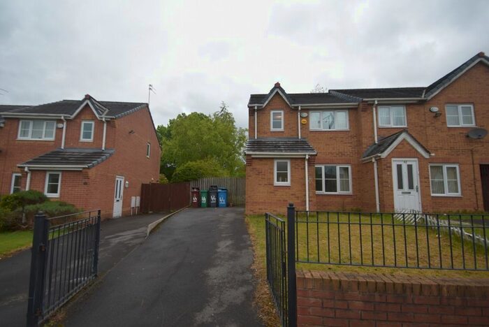 3 Bedroom Semi-Detached House To Rent In Manchester, Manchester, M8