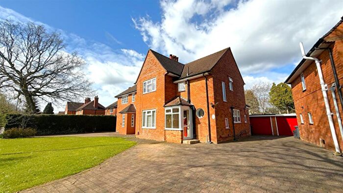 3 Bedroom Semi Detached House For Sale In Hole Lane, Bournville, Birmingham, B31