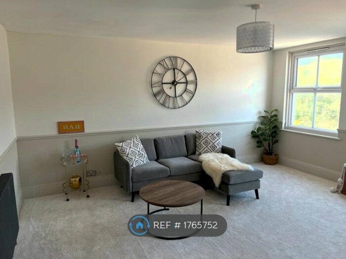 2 Bedroom Flat To Rent In Westhill Road, St Leonards On Sea, TN38