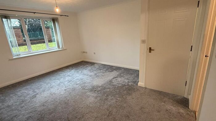 1 Bedroom Flat To Rent In Meadowbrook Way, Cheadle Hulme, Cheadle, SK8
