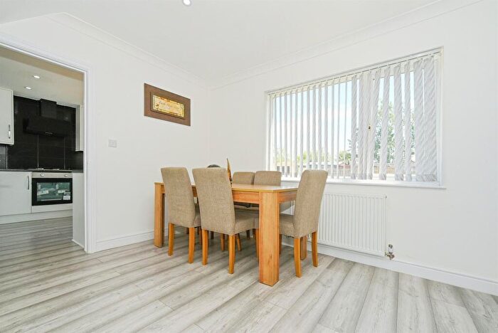3 Bedroom Terraced House For Sale In Greenham Walk, Swindon, SN3
