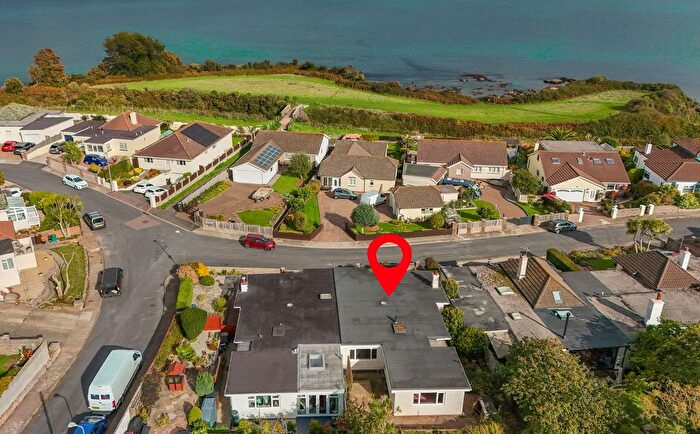 2 Bedroom Semi-detached Bungalow For Sale In Horseshoe Bend, Paignton, TQ4