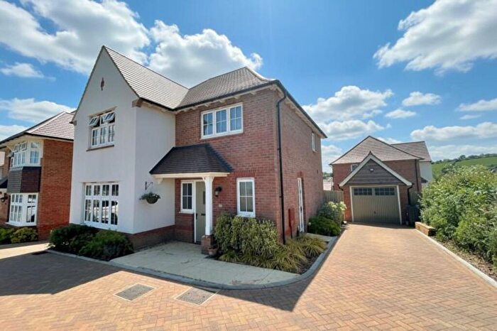 4 Bedroom Detached House For Sale In Houghton Grove, Exeter, EX1