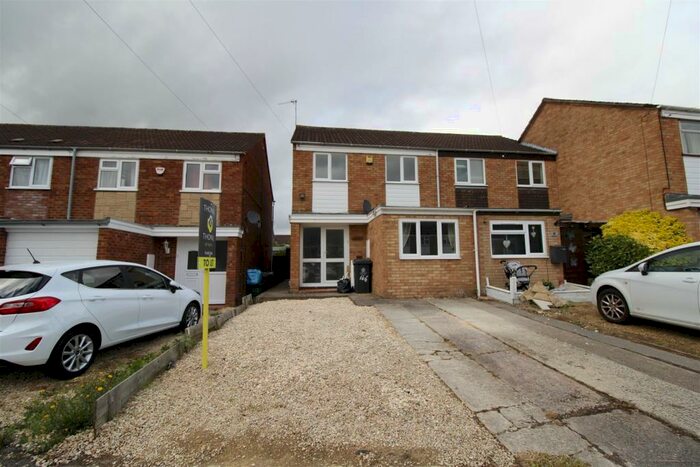 3 Bedroom Semi-Detached House To Rent In Fieldcourt Gardens, Quedgeley, GL2