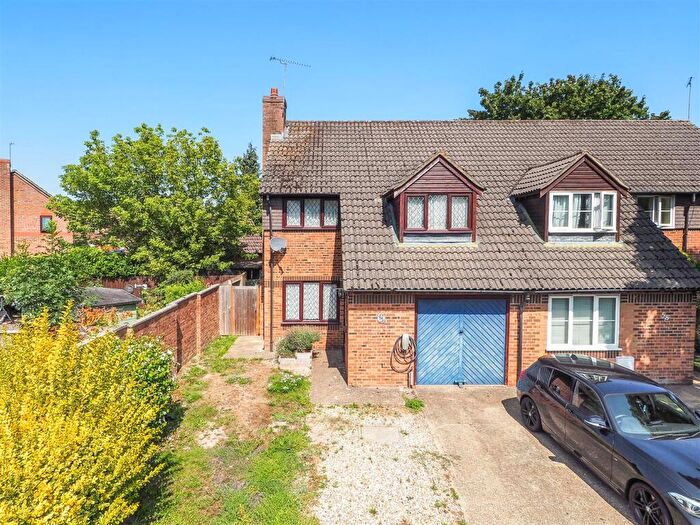 3 Bedroom Semi-Detached House For Sale In Swallowfields, Andover, SP10