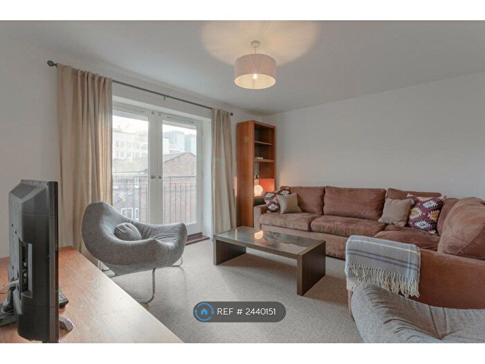 2 Bedroom Flat To Rent In Chicksand Street, London, E1
