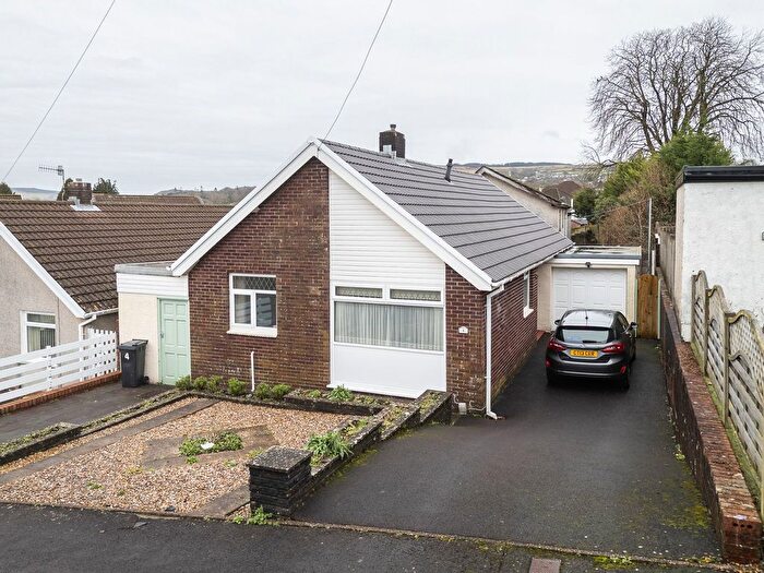 3 Bedroom Bungalow For Sale In Kenway Avenue, Neath, SA11