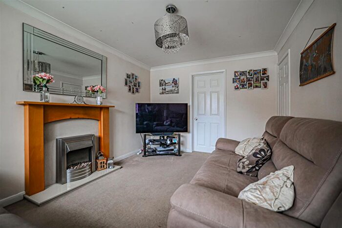 2 Bedroom Property For Sale In Crackley Meadow, Hemel Hempstead, HP2