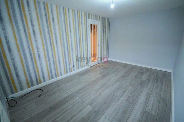 3 Bedroom Terraced House For Sale In Norgreave Way, Halfway, S20