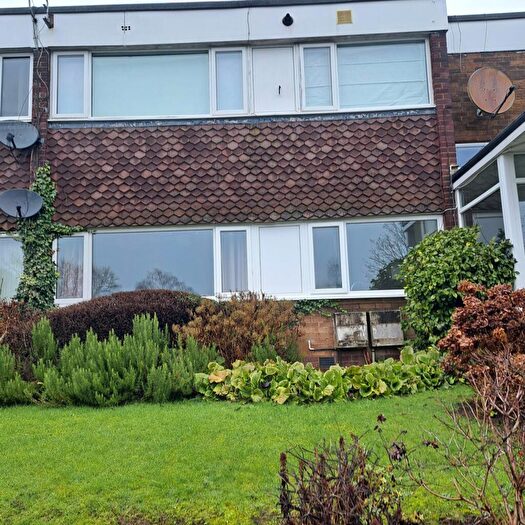 2 Bedroom Flat To Rent In Lane End, Alwoodley, Leeds, West Yorkshire, LS17