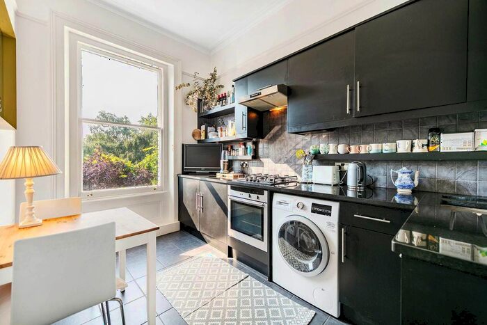 2 Bedroom Flat To Rent In Nightingale Lane, Nightingale Triangle, London, SW12