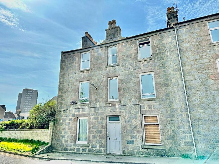 2 Bedroom Flat To Rent In Hill Street, Rosemount, Aberdeen, AB25