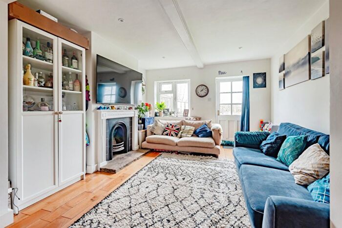3 Bedroom End Of Terrace House For Sale In Hollis Row, Common Road, Redhill, RH1