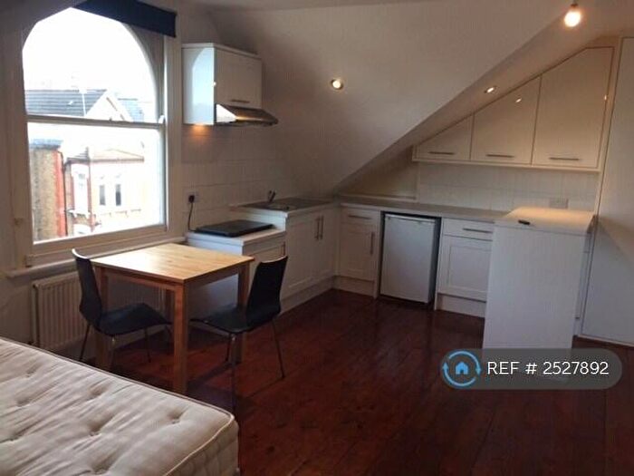 Studio To Rent In Halesworth Rd, London, SE13