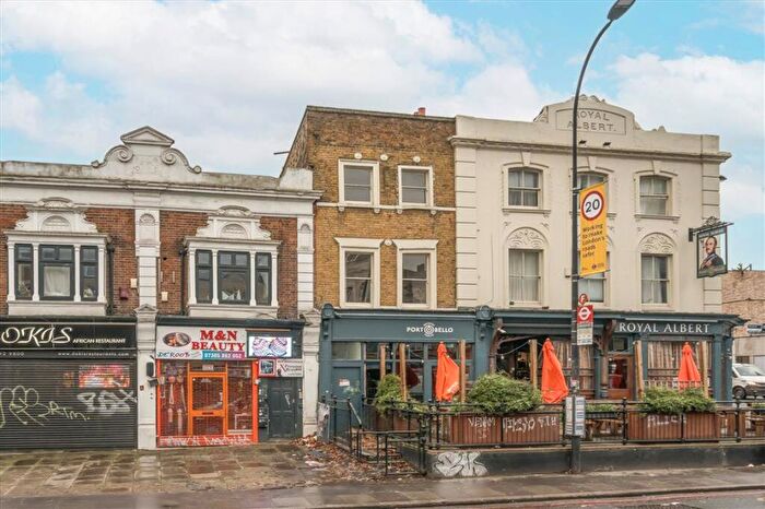 2 Bedroom Flat To Rent In New Cross Road, New Cross, SE14