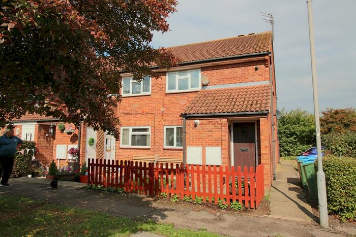 1 Bedroom Flat To Rent In Aspen Close, Aylesbury, Buckinghamshire, HP20