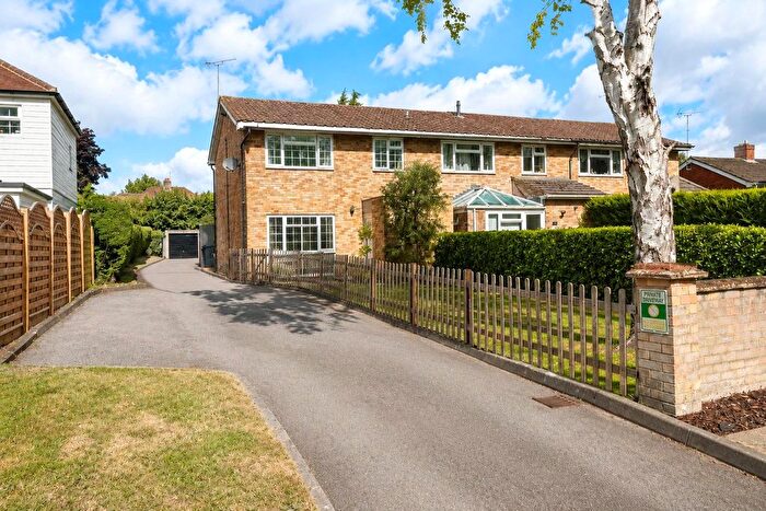 3 Bedroom End Terrace House For Sale In Farnborough Road, Farnham, Surrey, GU9