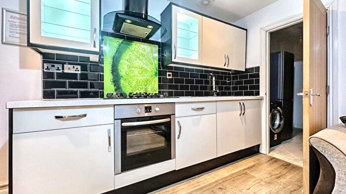 2 Bedroom Flat To Rent In Tudor Street, Cardiff, CF11