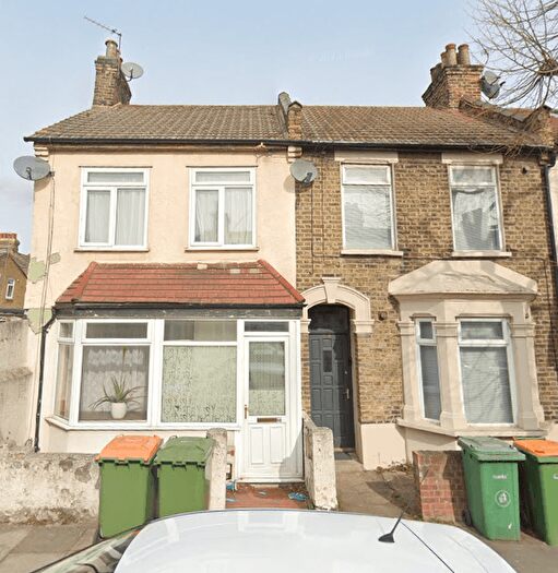 3 Bedroom Terraced House To Rent In Desford Road, London, E16