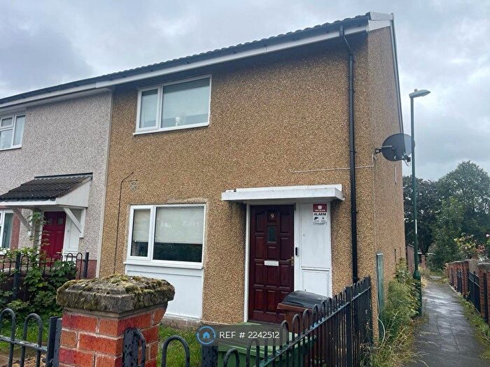 2 Bedroom End Of Terrace House To Rent In Lewis Close, Nottingham, NG3