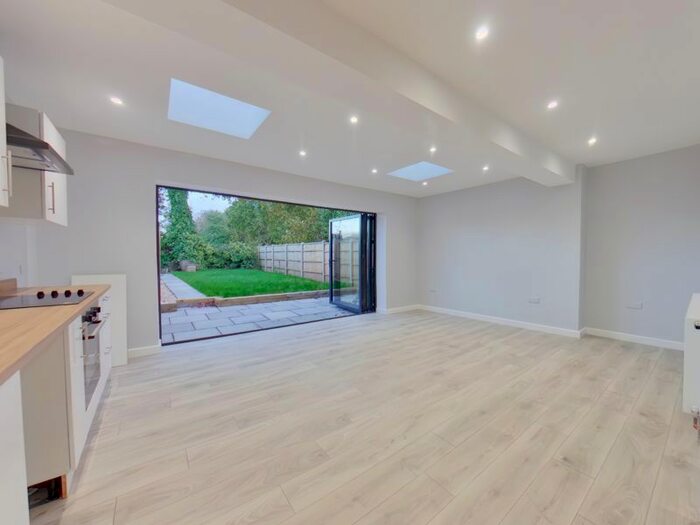 3 Bedroom Semi-Detached Bungalow To Rent In Harold Road, Stubbington, Fareham, PO14