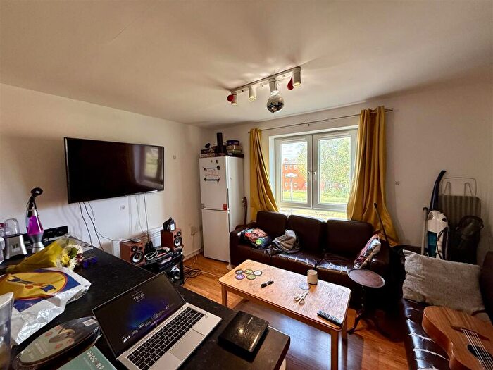 1 Bedroom Flat To Rent In Gwennyth House, Cathays, CF24