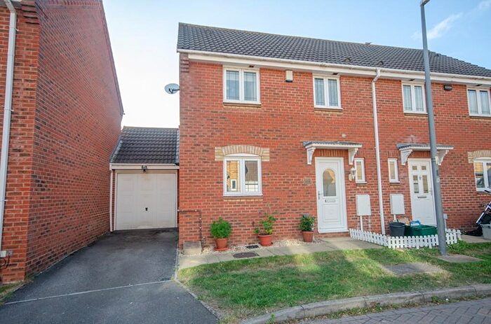 3 Bedroom Semi-Detached House For Sale In Elizabeth Way, Mangotsfield, Bristol, ., BS16