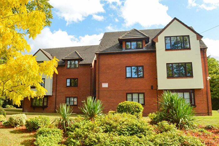 2 Bedroom Flat For Sale In Carisbrooke Road, Knighton, Leicester, LE2