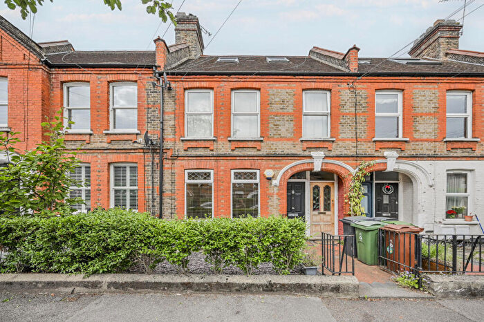 1 Bedroom Flat For Sale In Diana Road, Lloyd Park, London, E17