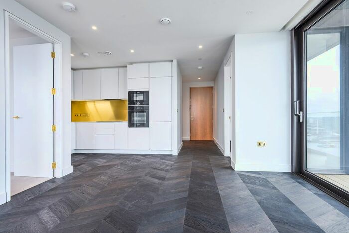 2 Bedroom Flat To Rent In The Waterman, Tidemill Square, Greenwich Peninsula, SE10
