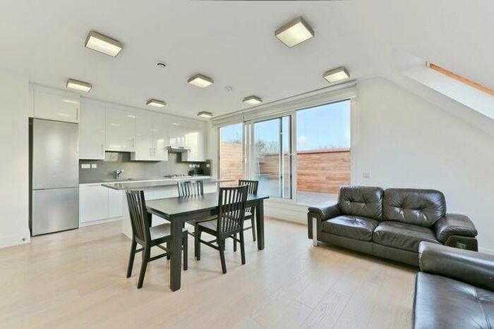 2 Bedroom Flat To Rent In Elm Avenue, London, W5