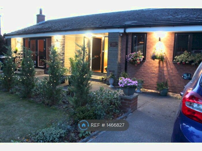 5 Bedroom Bungalow To Rent In Chapel Lane, Dewsbury, WF12