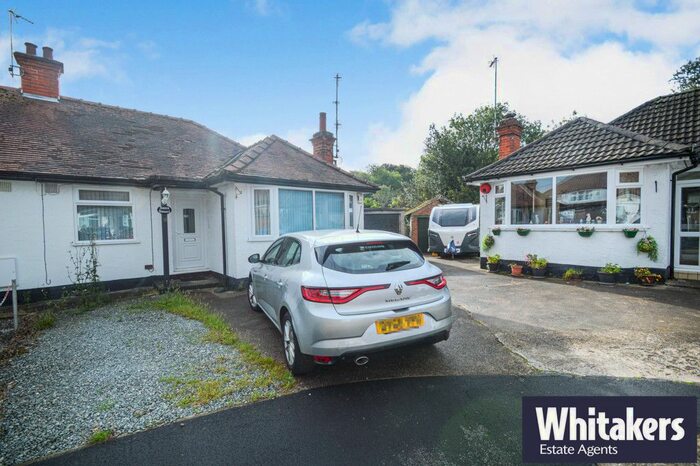 3 Bedroom Semi-Detached Bungalow To Rent In Oak Avenue, Willerby, HU10