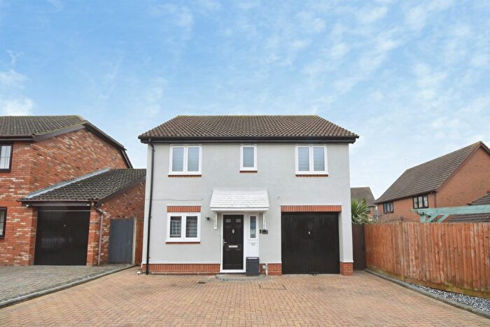 4 Bedroom Detached House For Sale In Snowberry Court, Braintree, CM7