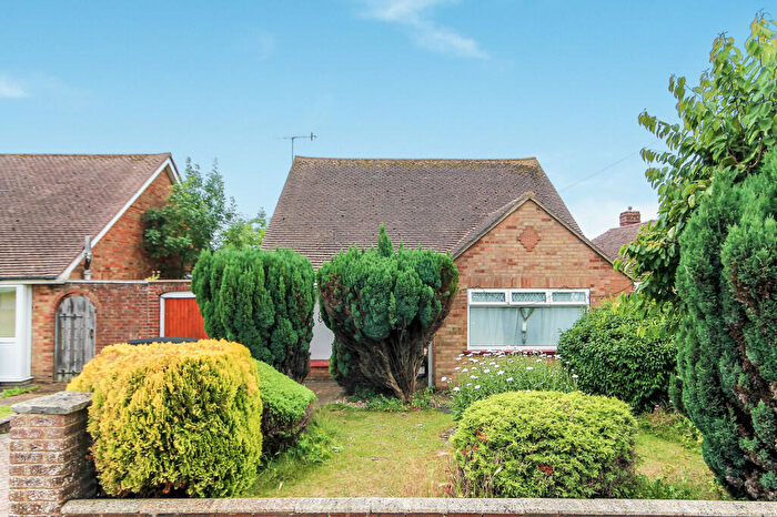 3 Bedroom Detached Bungalow To Rent In Fircroft Avenue, Lancing, BN15