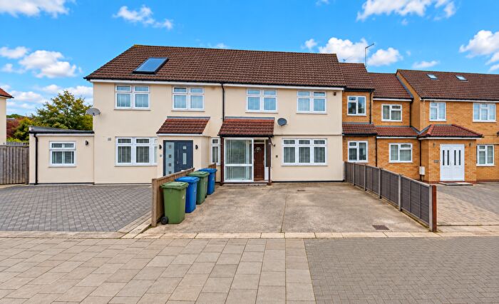 1 Bedroom Flat To Rent In Long Elmes, Harrow, HA3