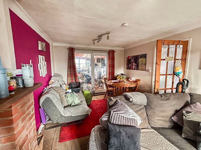 3 Bedroom Terraced House For Sale In Great Hoggett Drive, Beeston, NG9