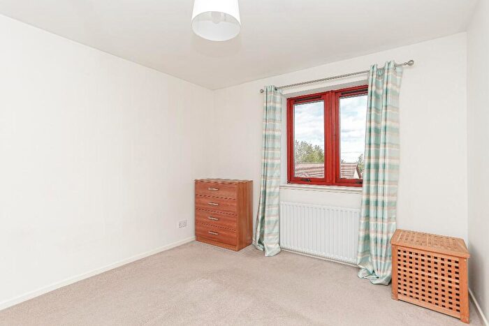 1 Bedroom Flat To Rent In Hawkhill, Restalrig, Edinburgh, EH7