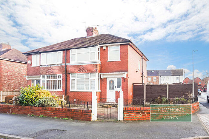 3 Bedroom Semi Detached House For Sale In Blandford Road, Eccles, Manchester, M30