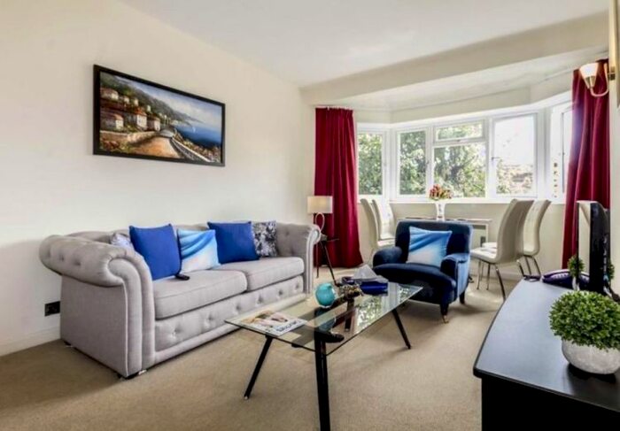 1 Bedroom Flat To Rent In Barons Court Road, London, W14