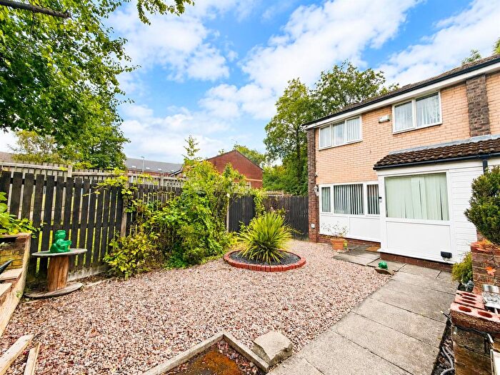 3 Bedroom Town House For Sale In Stanhope Way, Failsworth, Manchester, M35