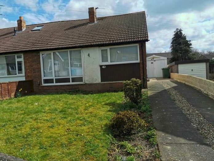 4 Bedroom Semi-Detached House To Rent In Chatsworth Crescent, Pudsey, LS28