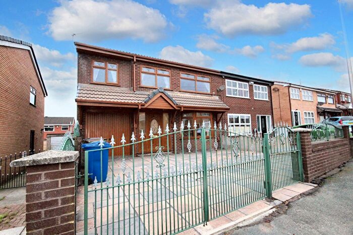 4 Bedroom Semi-Detached House To Rent In Alder Avenue, Ashton-In-Makerfield, WN4